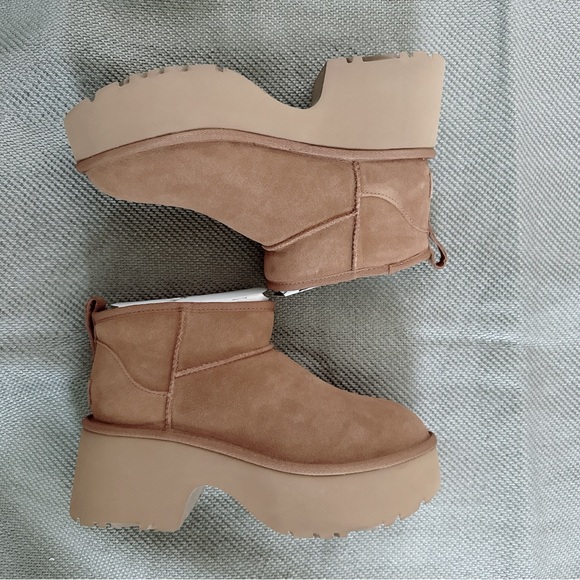 NIB UGG Mini New Heights Suede Ankle Booties - Picture 4 of 9